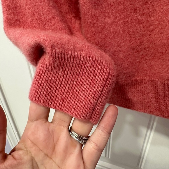 100% Cashmere Clubroom Luxury | Heirloom Rose Color | Size: Medium - Picture 7 of 7